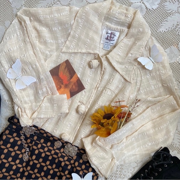 Vintage oversized Fall autumn sheer beige button down top - Picture 14 of 17